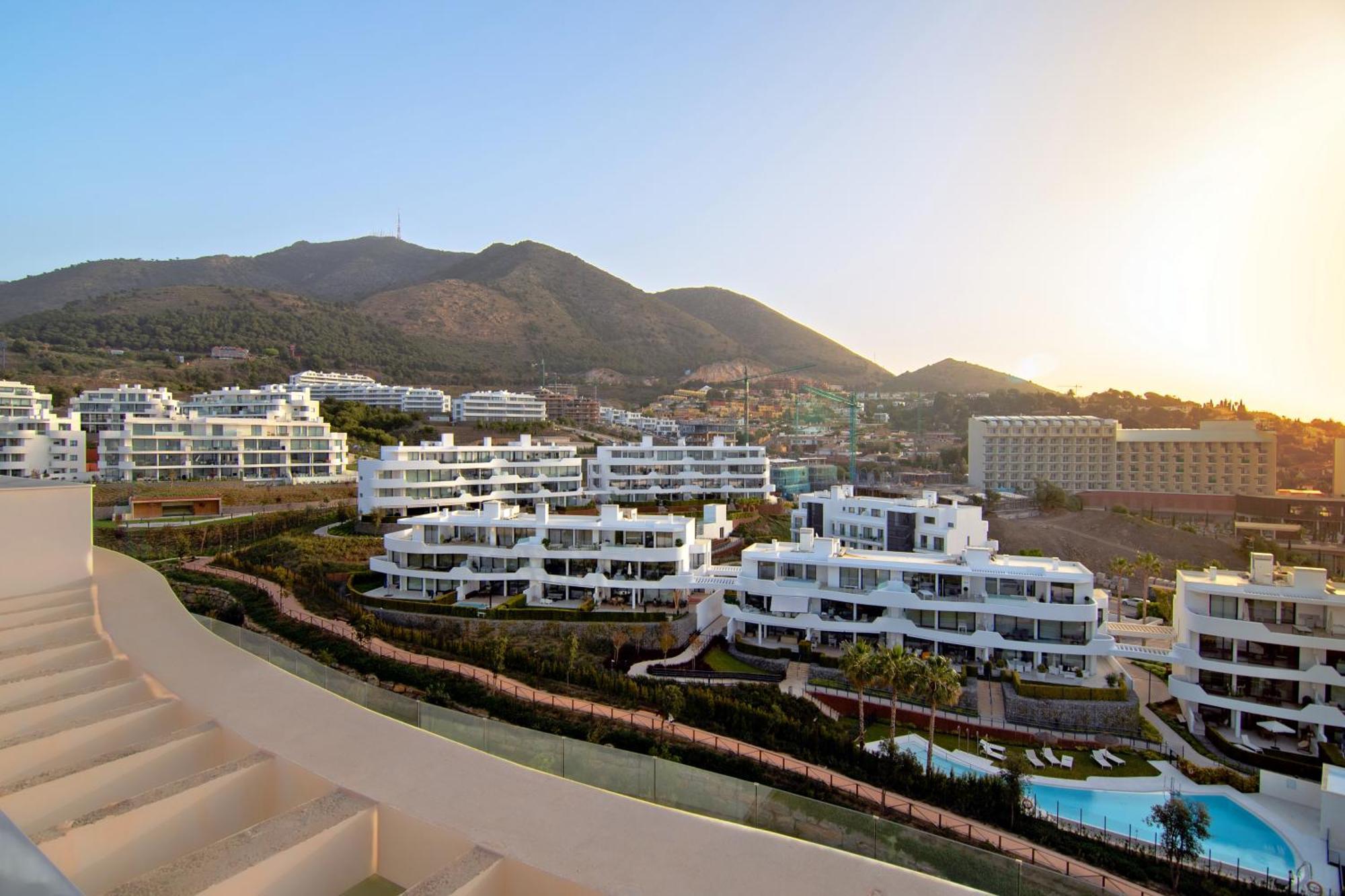 Mara's Higueron West - Luxurious And Sunny - Sea View *